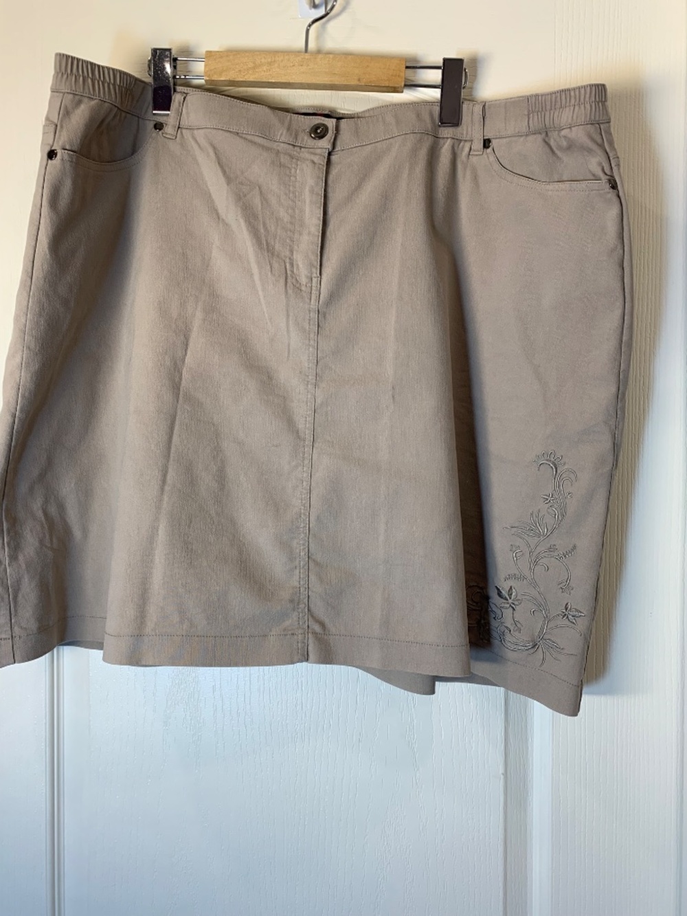 Beige Embroidered Skort Size 18 Cotton Blend Casual Summer‎ Skirt Shorts